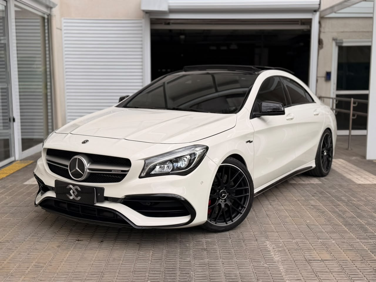 Mercedes-Benz CLA 45 AMG - Foto 3