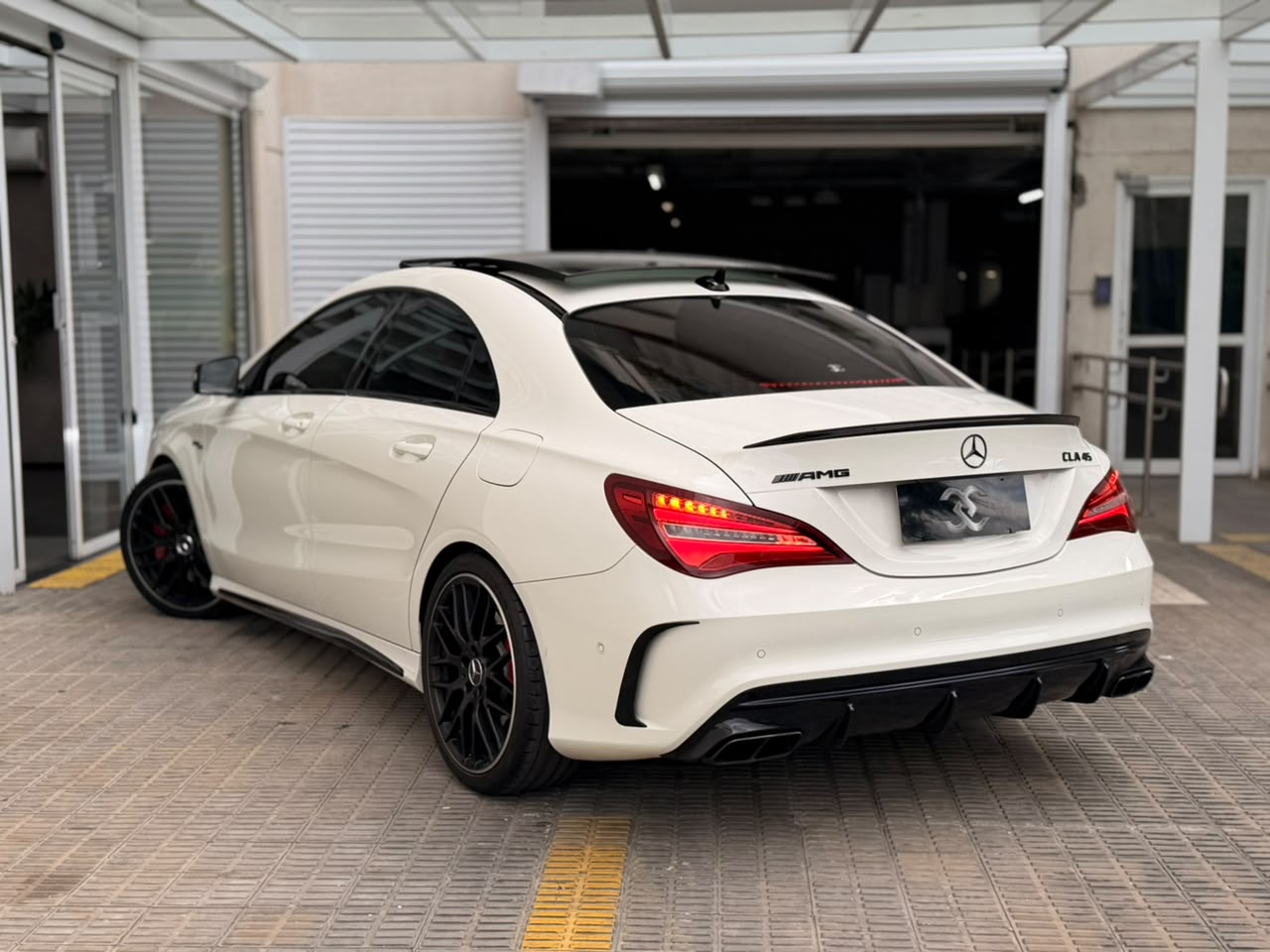 Mercedes-Benz CLA 45 AMG - Foto 6