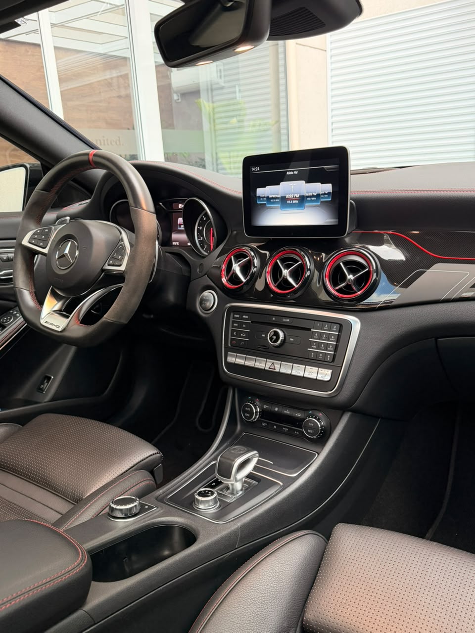 Mercedes-Benz CLA 45 AMG - Foto 8