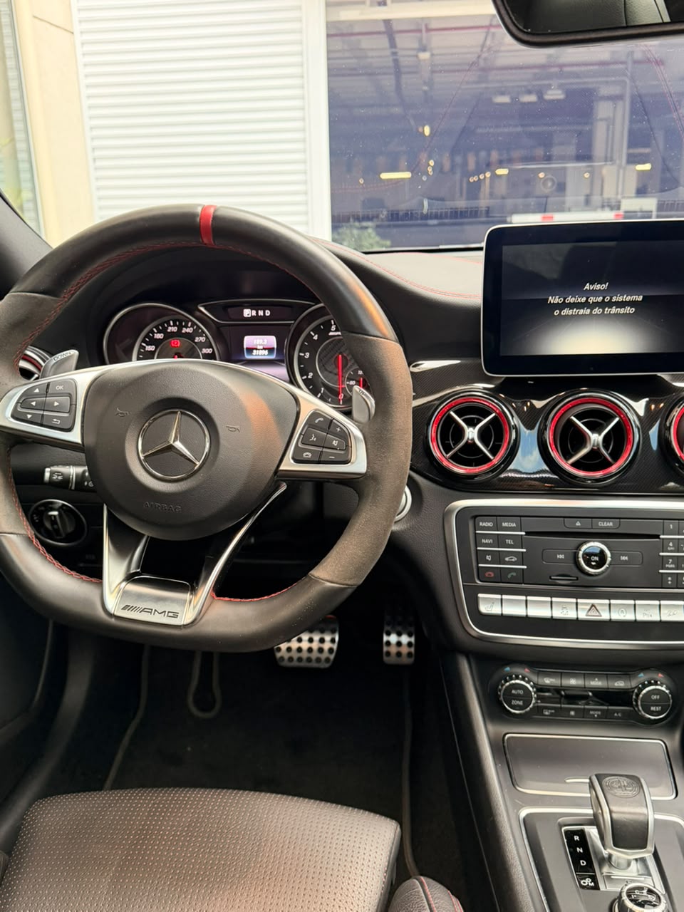 Mercedes-Benz CLA 45 AMG - Foto 13