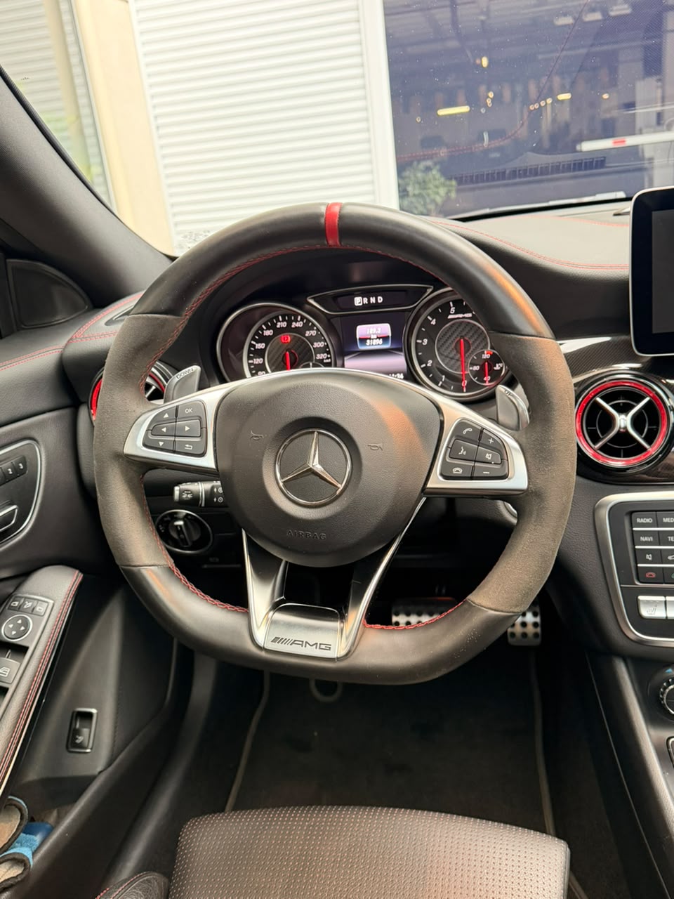 Mercedes-Benz CLA 45 AMG - Foto 14
